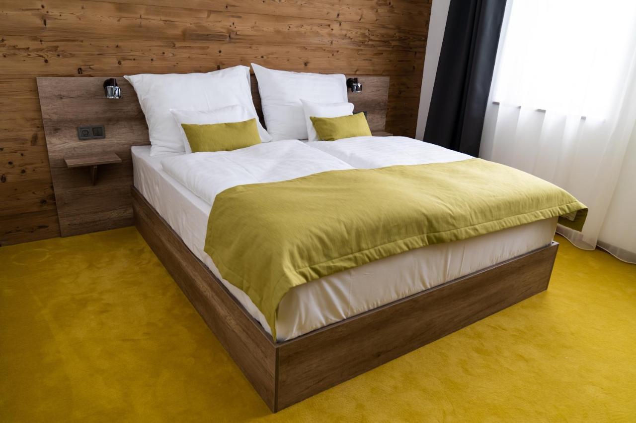 Hotel Kristaly Konferencia & Wellness Ajka ภายนอก รูปภาพ