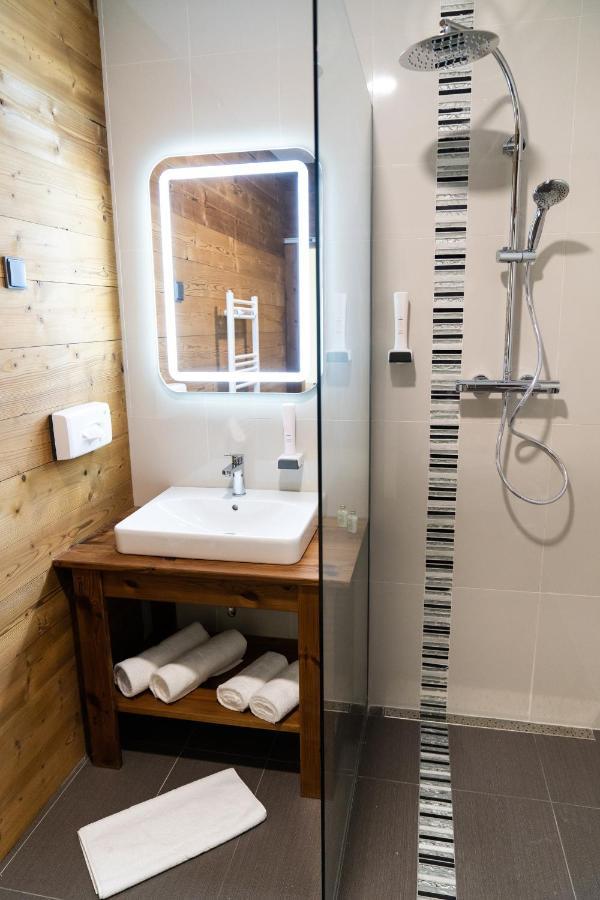 Hotel Kristaly Konferencia & Wellness Ajka ภายนอก รูปภาพ