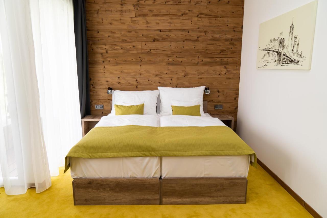Hotel Kristaly Konferencia & Wellness Ajka ภายนอก รูปภาพ