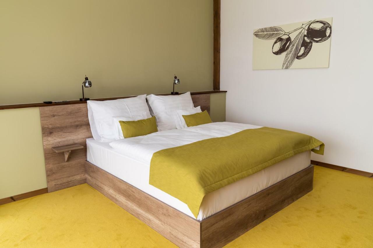 Hotel Kristaly Konferencia & Wellness Ajka ภายนอก รูปภาพ