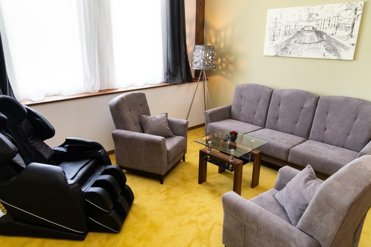 Hotel Kristaly Konferencia & Wellness Ajka ภายนอก รูปภาพ